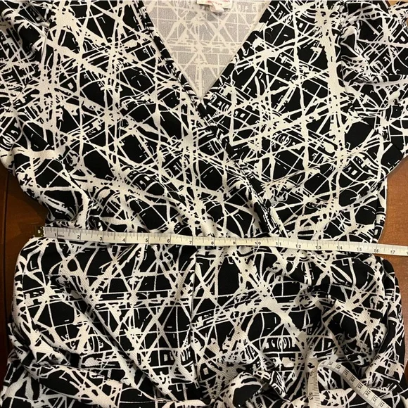 Karen-T Design jumpsuit / romper wide-leg. Black & white geometric. Stretchy. L - Picture 9 of 13